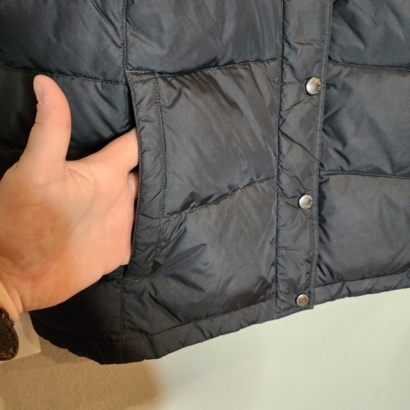 Lands' End down black puffer vest. Women's size Large. - Picture 2 of 15